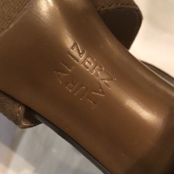 Naturalizer low stacked heel wide criss cross ankle strap faux suede sandals - Picture 7 of 12